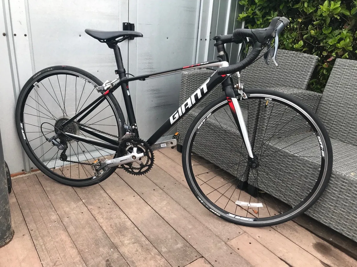 Giant Defy Bike - Image 3