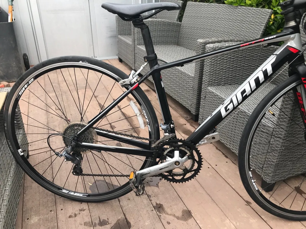 Giant Defy Bike - Image 4