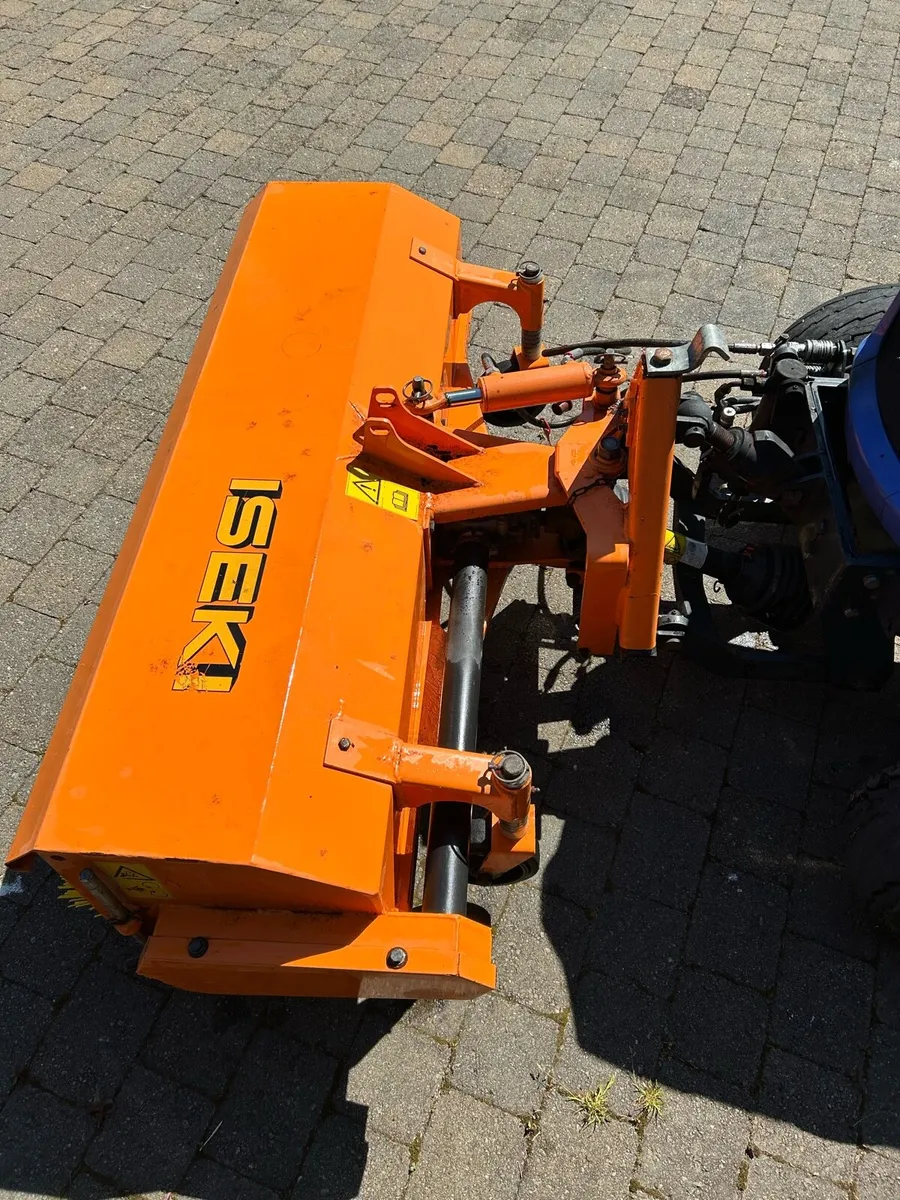 Iseki compact tractor complete with road sweeper a - Image 3