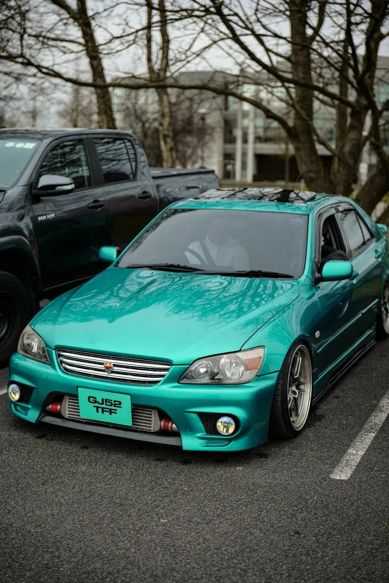 IS200 SPORT - Image 1