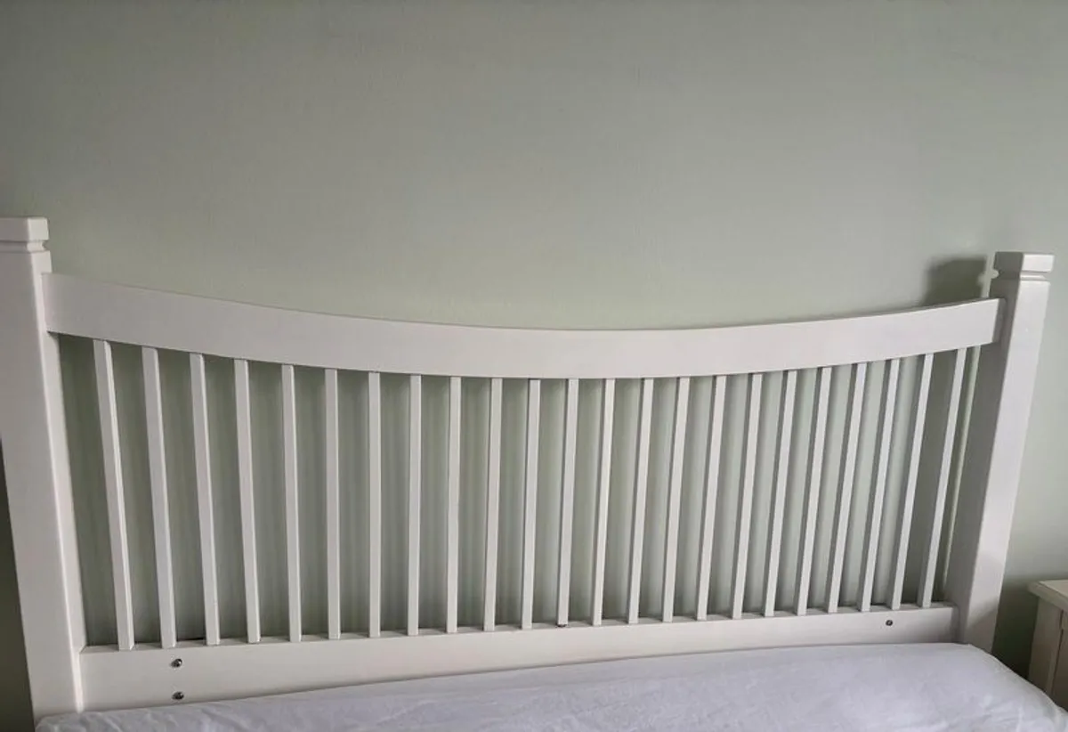 Head Board & Lockers - Image 1