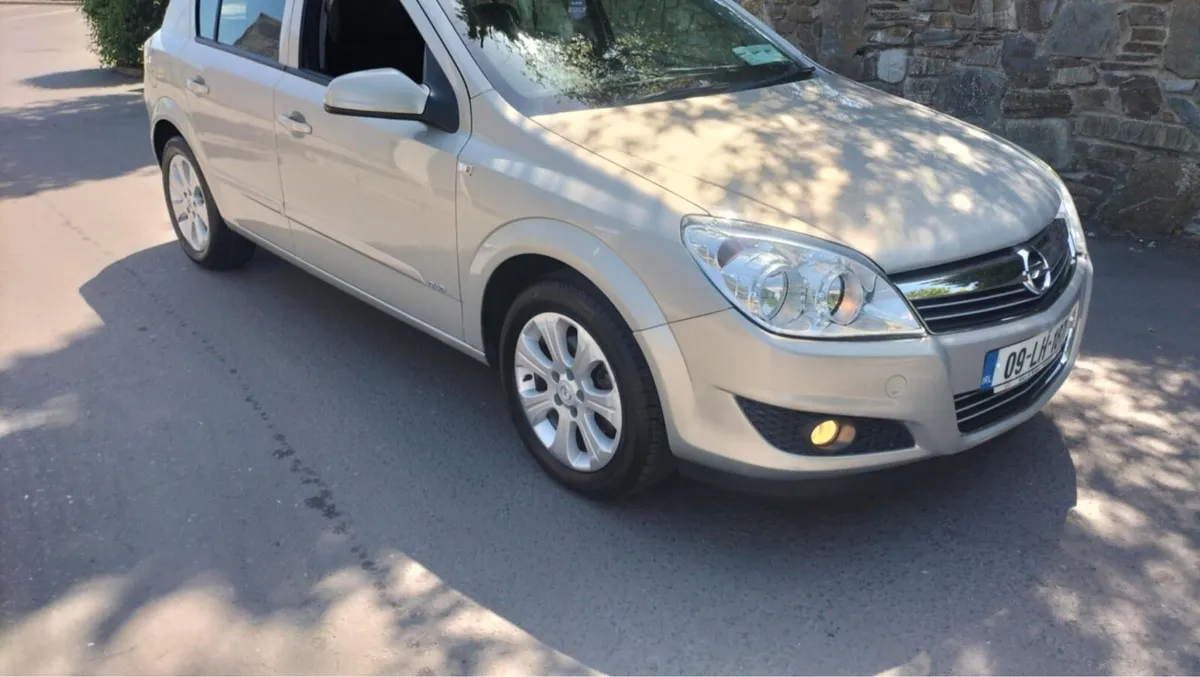 2009 Opel Astra 1.4 petrol - Image 1