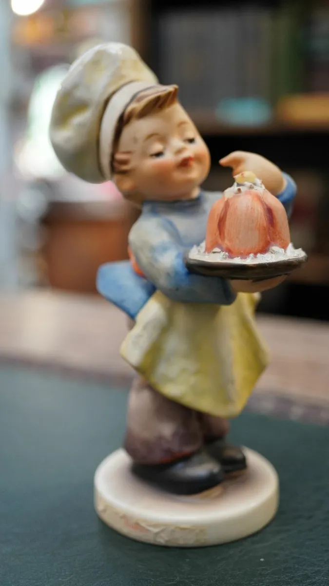Goebel Hummel Figurine - Baker - Image 2
