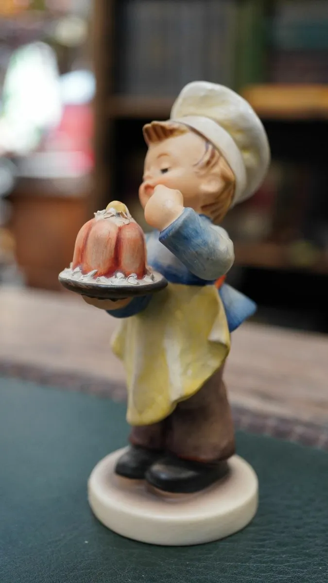 Goebel Hummel Figurine - Baker - Image 3