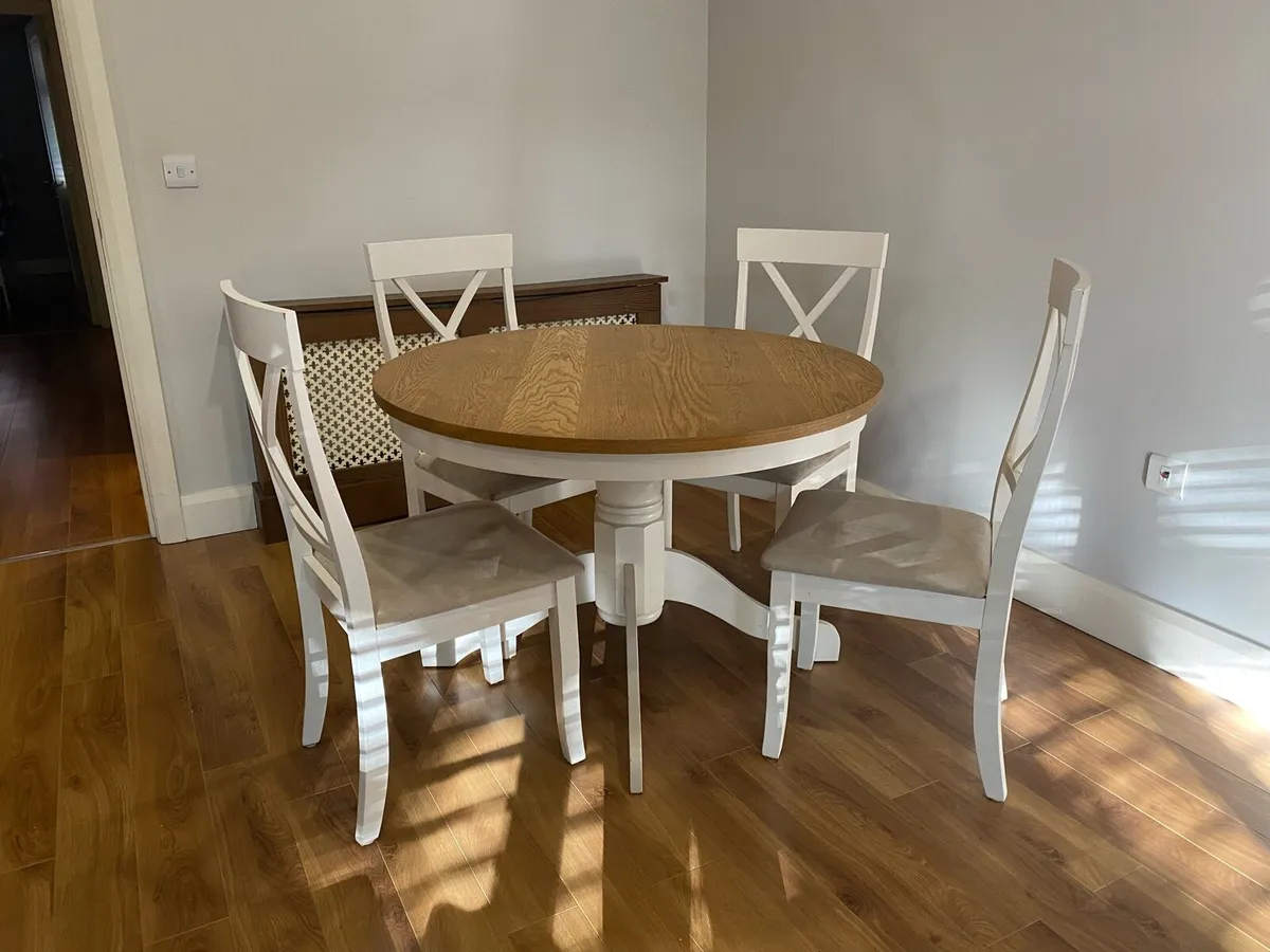 Wooden round dinning table with 4 chairs - Image 3