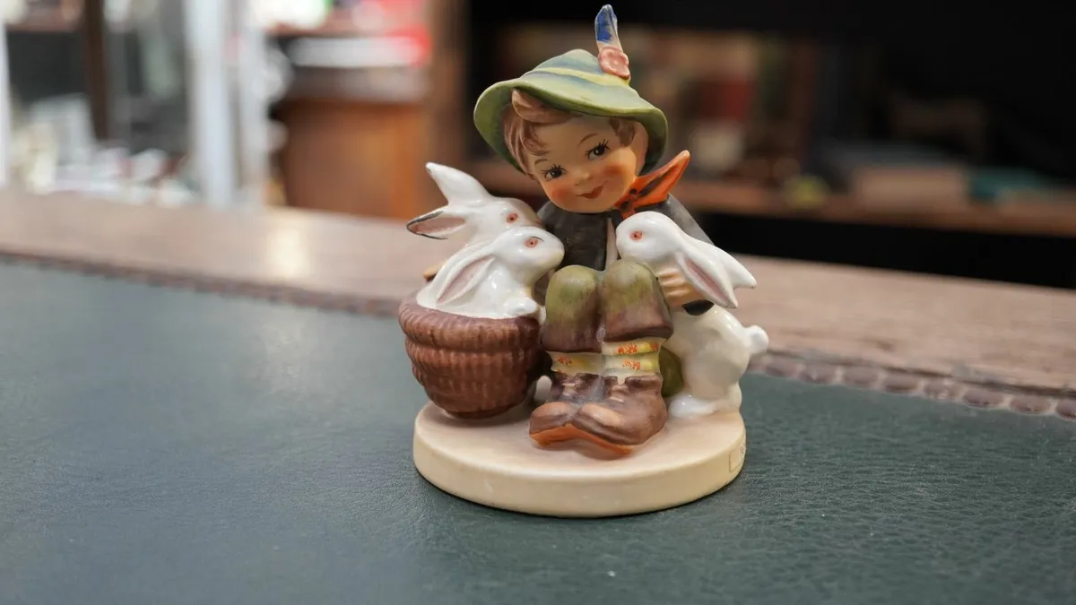 Goebel Hummel Figurine - Playmates - Image 1