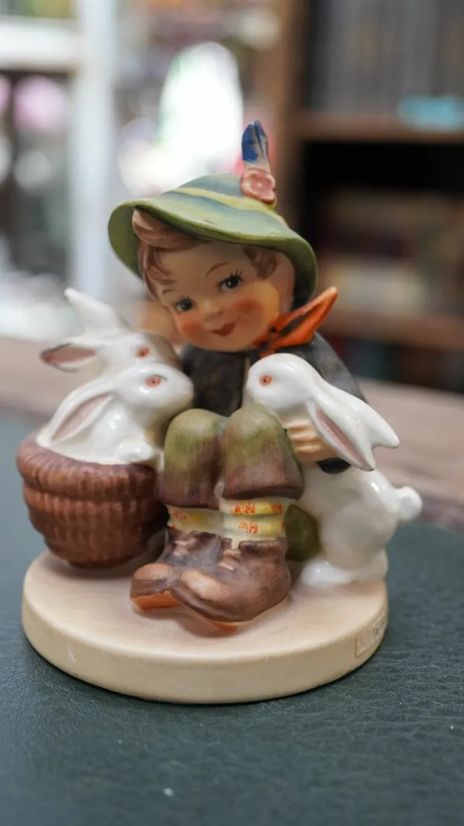 Goebel Hummel Figurine - Playmates - Image 2