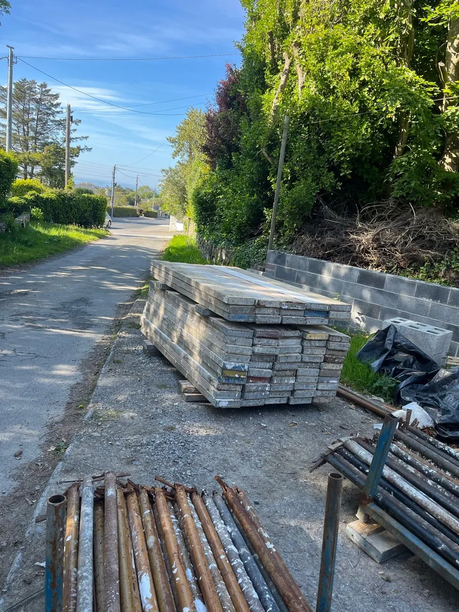 Scaffolding boards