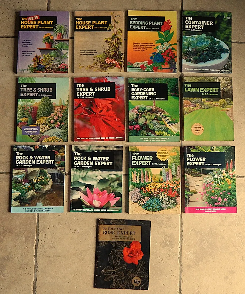 Selection of 12 Gardening Books & Booklet - Image 1