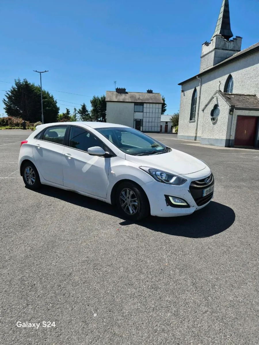 Hyundai  130 ... 2013 - Image 2
