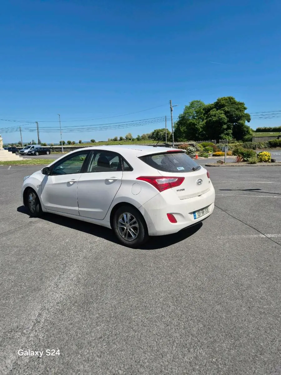 Hyundai  130 ... 2013 - Image 4