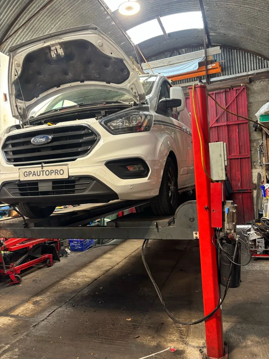 4 post car lift - Image 1