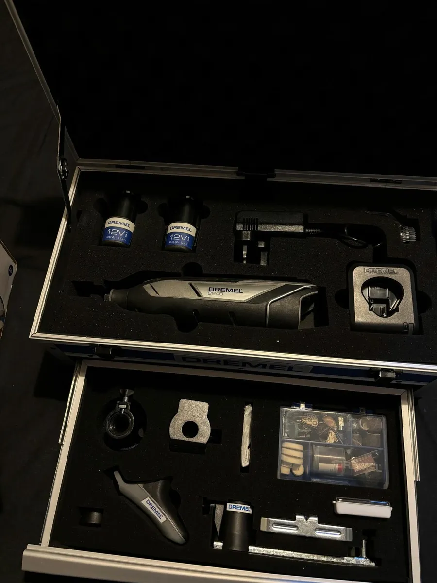Dremel 8240 Cordless Multi Cutter + Workstation - Image 2