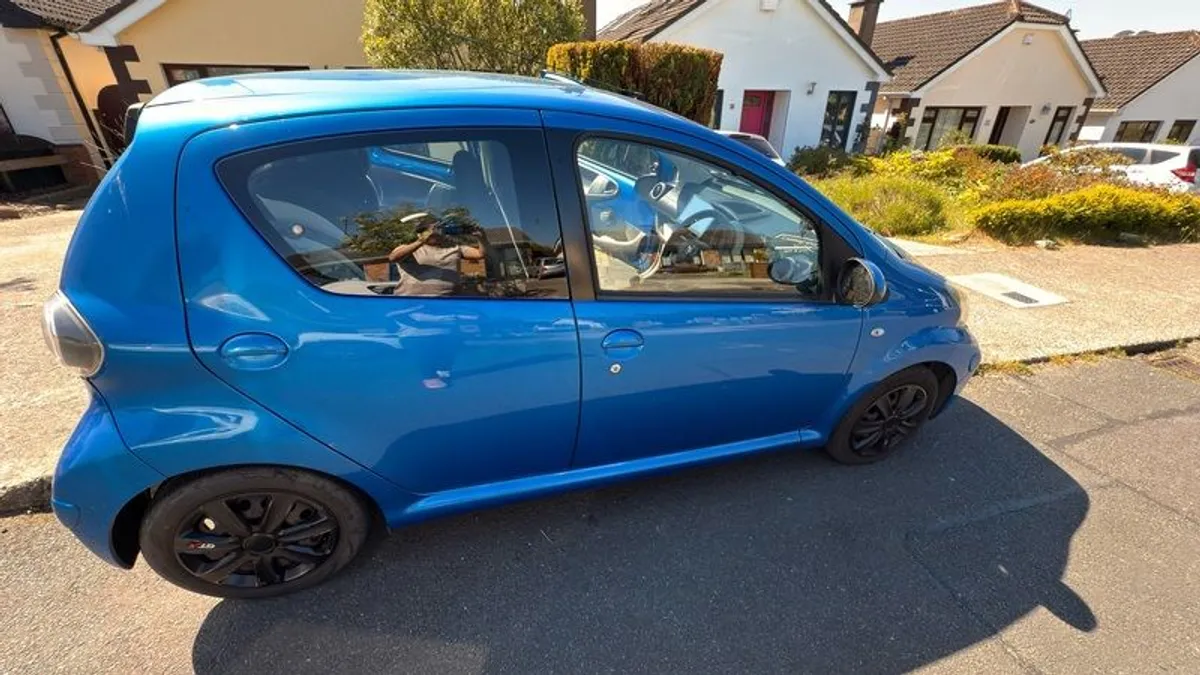 2011 Toyota Aygo - Image 2