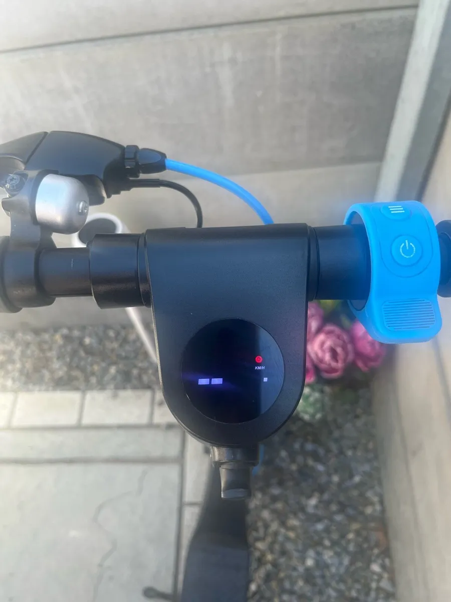 Electric scooter - Image 2