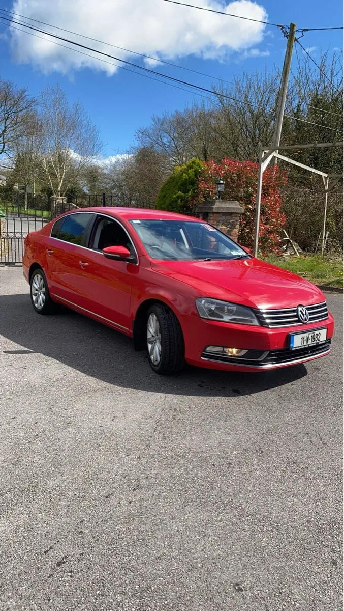 2011 Volkswagen Passat - Image 1