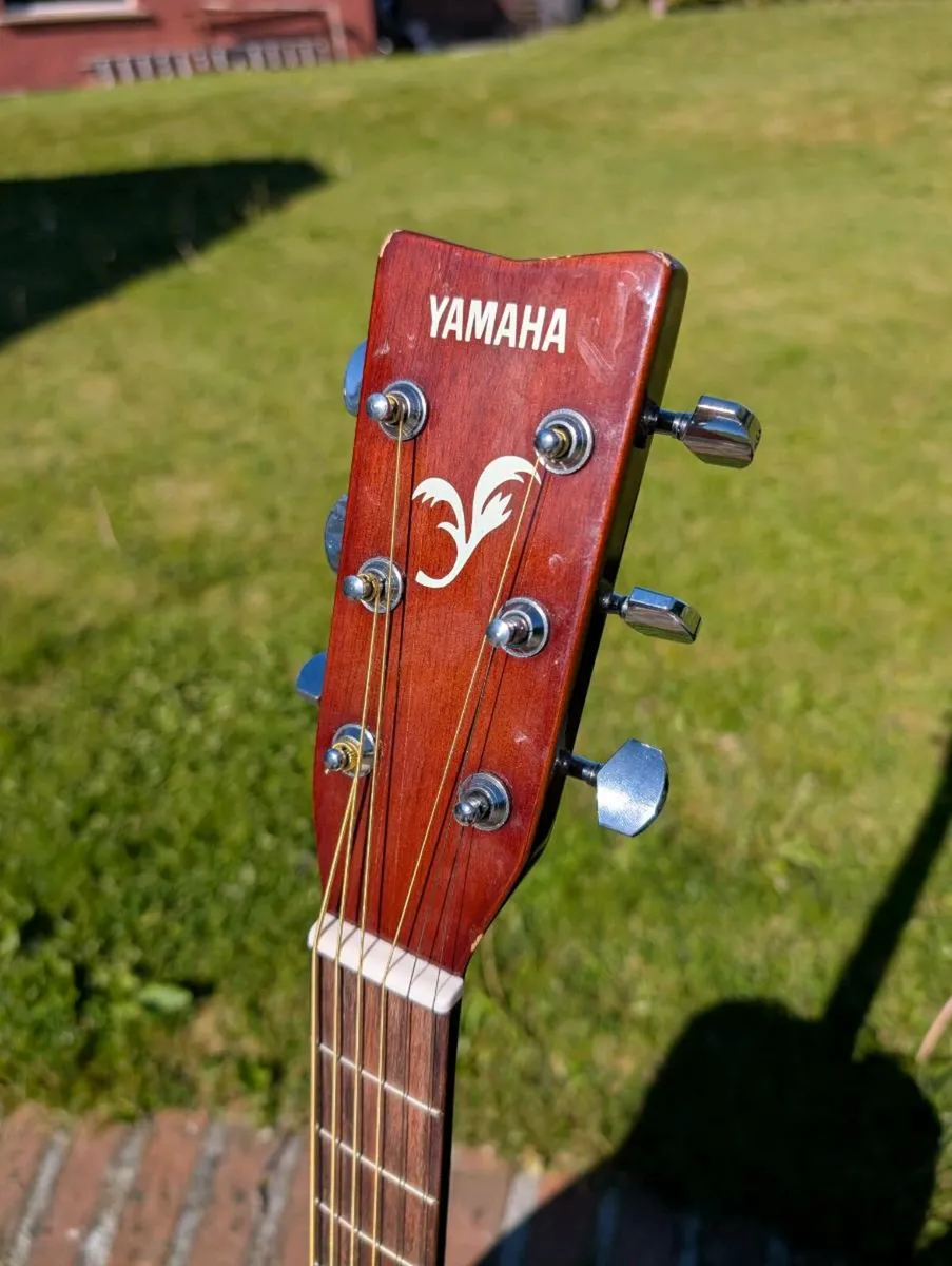 Yamaha F310 Acoustic Guitar - Image 4