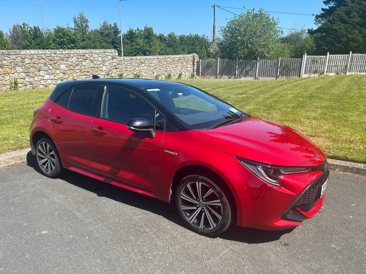 2022 Toyota Corolla Luna Sport Hatchback Hybrid - Image 2