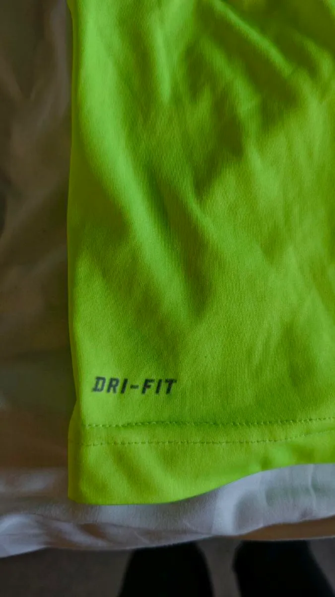Sleeveless(tank) Nike Yellow Dri-Fit - Image 4
