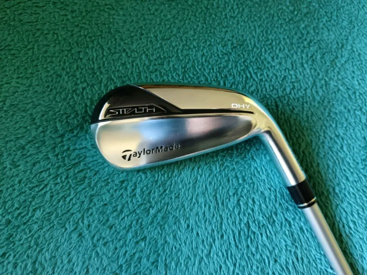 Taylormade DHY 3 Utility Iron. As New. - Image 1
