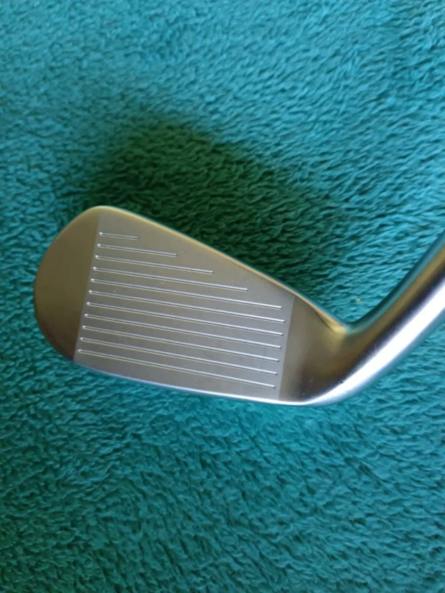 Taylormade DHY 3 Utility Iron. As New. - Image 4