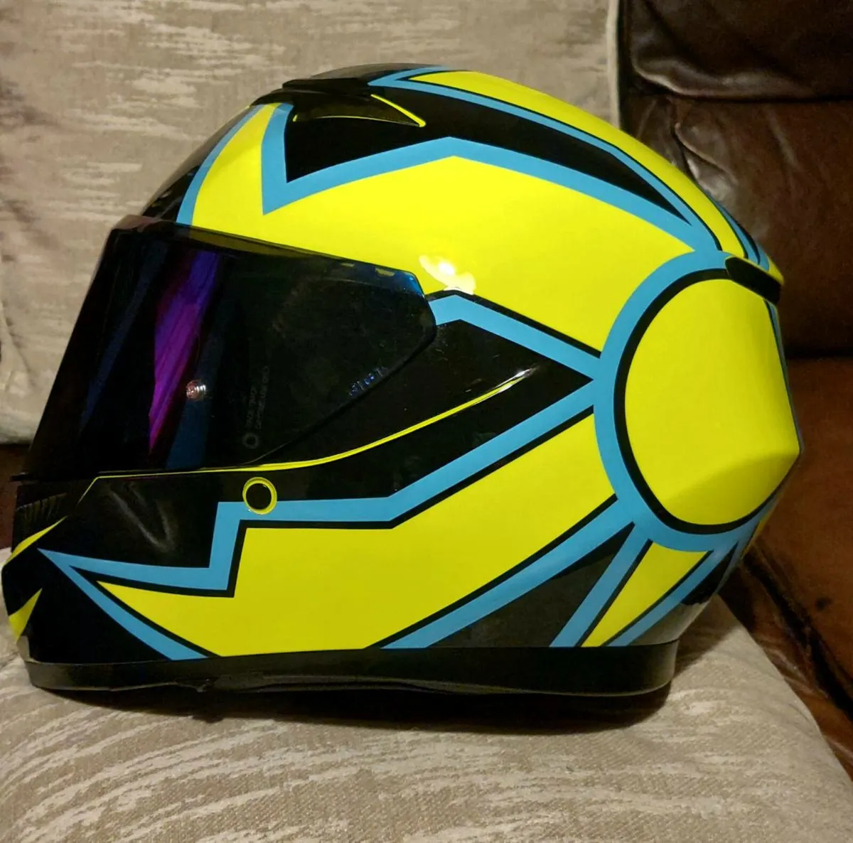 AGV K3 Rossi WT Phillip Island Helmet - Image 3