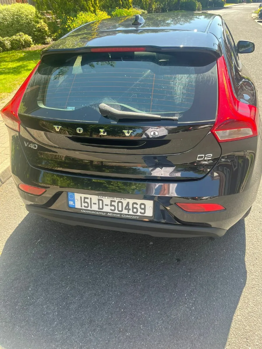 Volvo V40 D2 2015 - Image 2