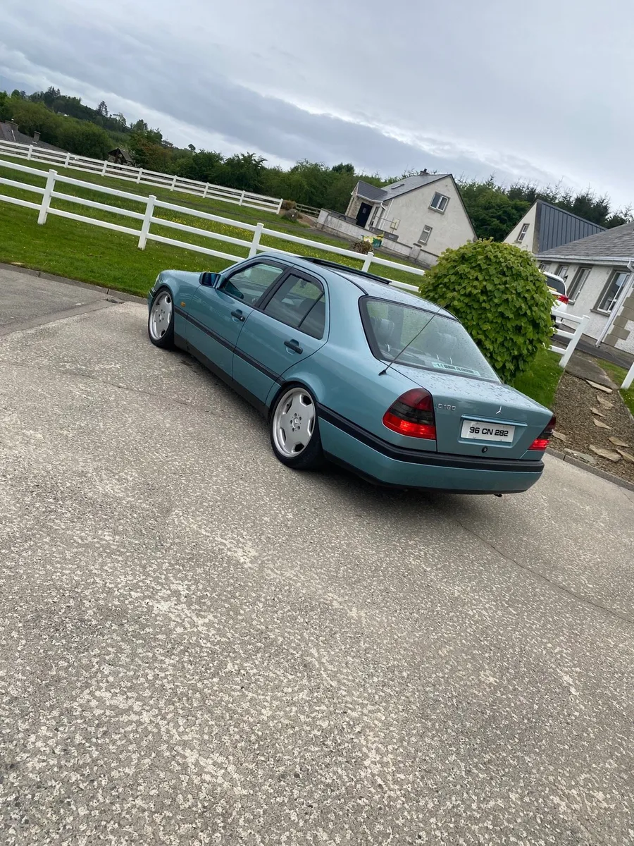Mercedes C180 - Image 2