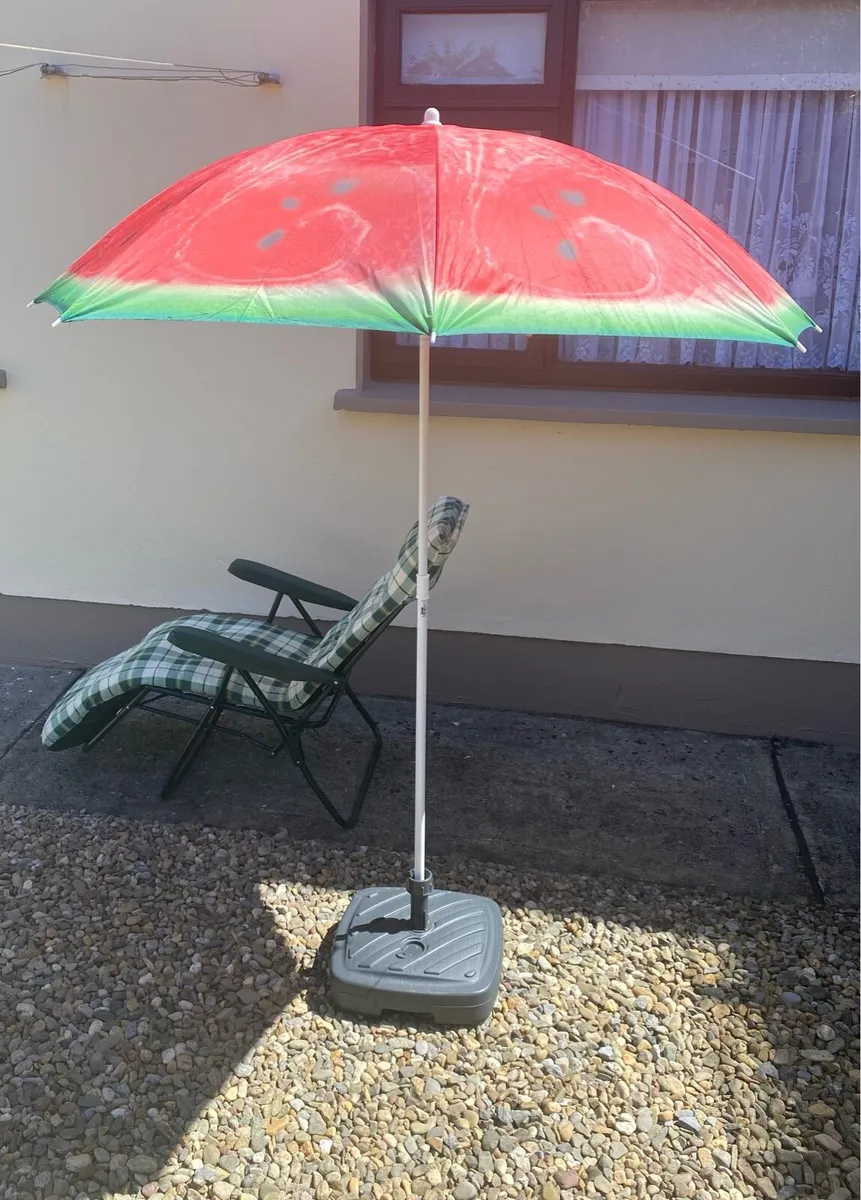 BRAND NEW Garden Sun Umbrella - Image 1