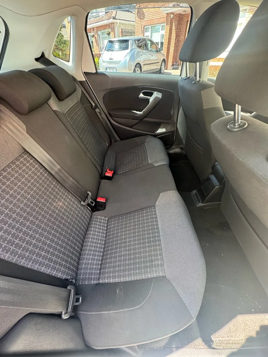 171 Volkswagen Polo Tsi Bluemotion 1.2 petrol - Image 2
