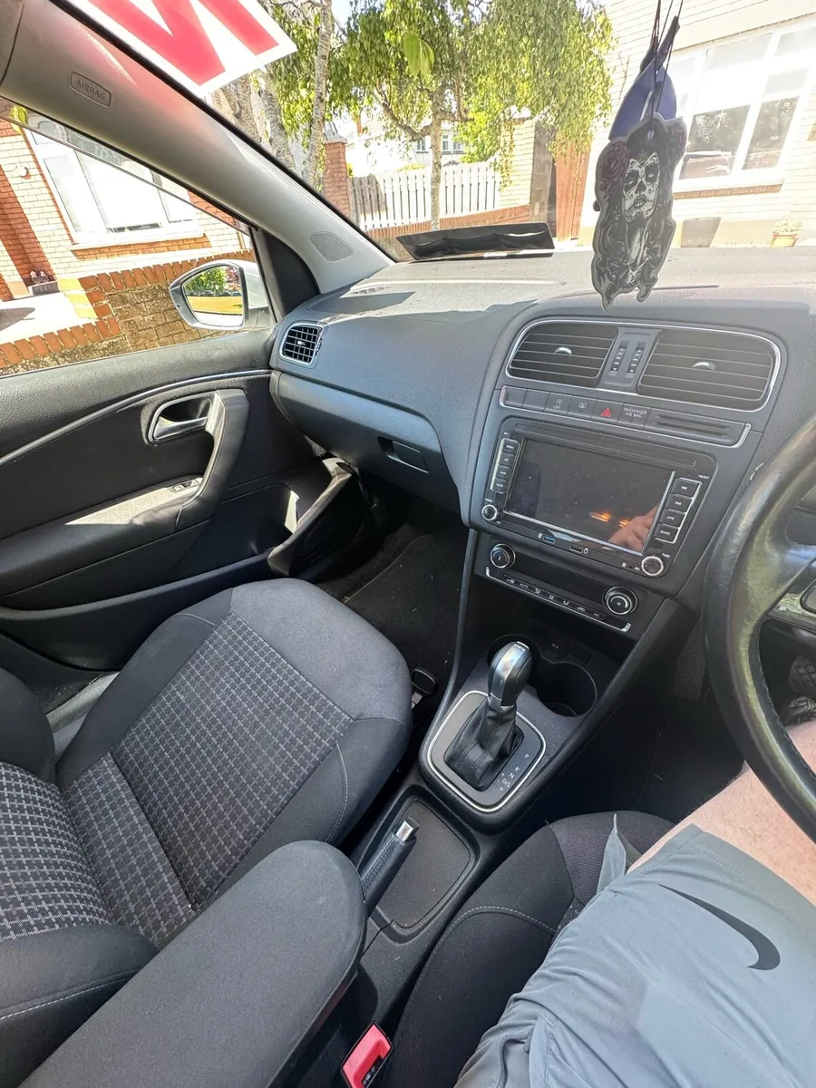 171 Volkswagen Polo Tsi Bluemotion 1.2 petrol - Image 3