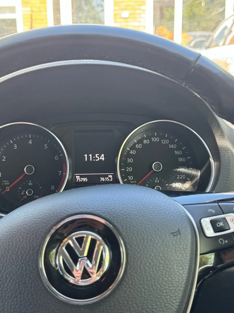 171 Volkswagen Polo Tsi Bluemotion 1.2 petrol - Image 4