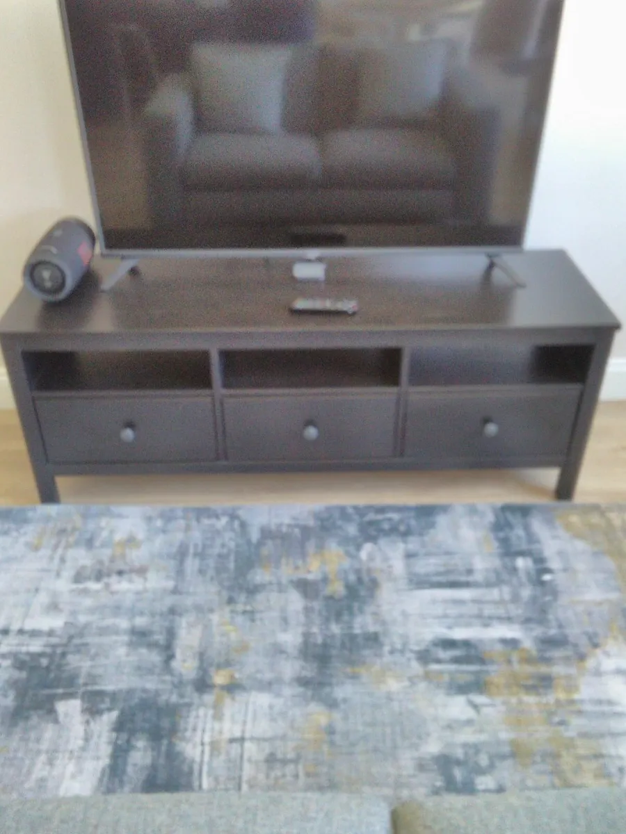 Tv stand