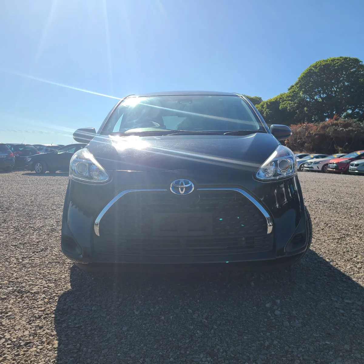 2019 Toyota Sienta Hybrid - Image 2
