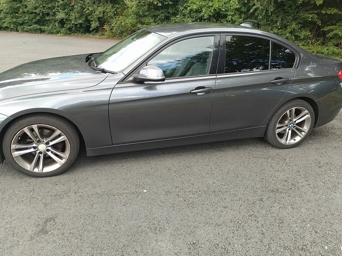 BMW 3-Series 2013 - Image 2