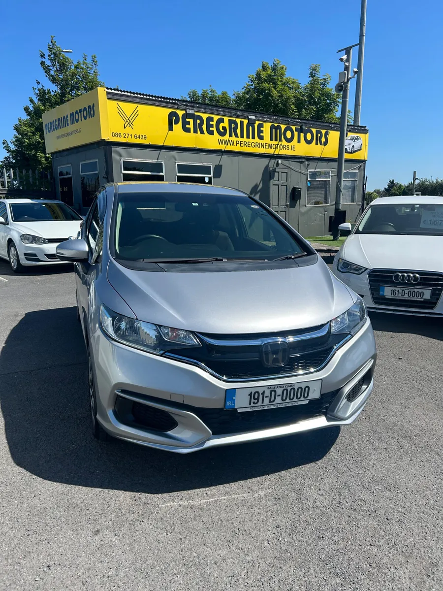 Honda fit hybrid auto - Image 2