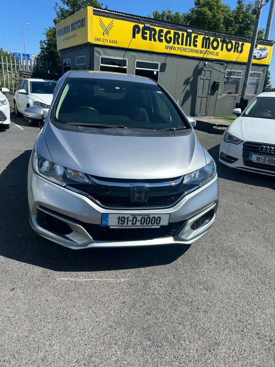 Honda fit hybrid auto - Image 3