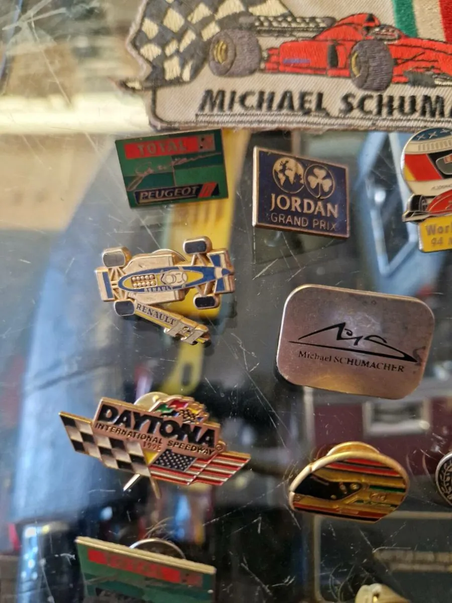 Vintage Ferrari Formula 1 Badges Pins - Image 3