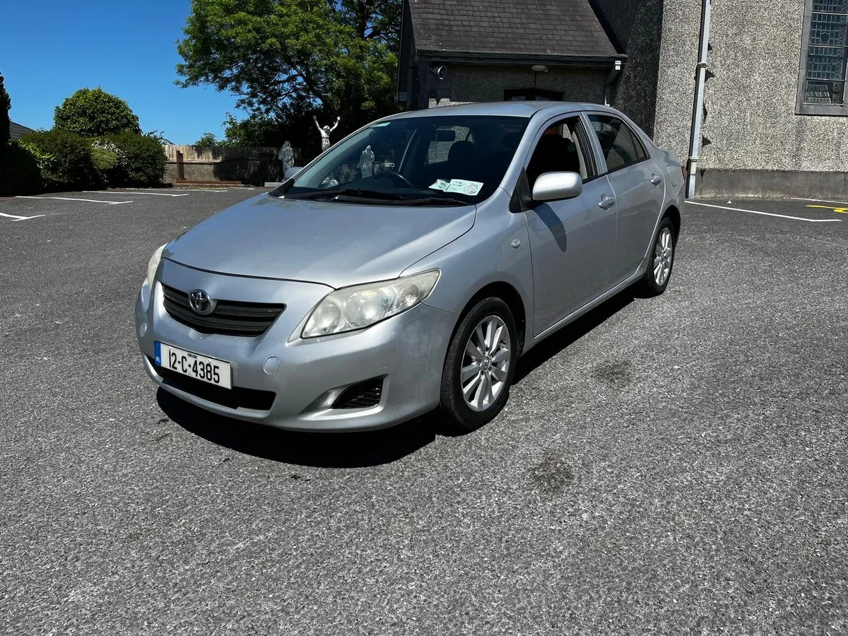 2012 Toyota Corolla 1.4 petrol - Image 2