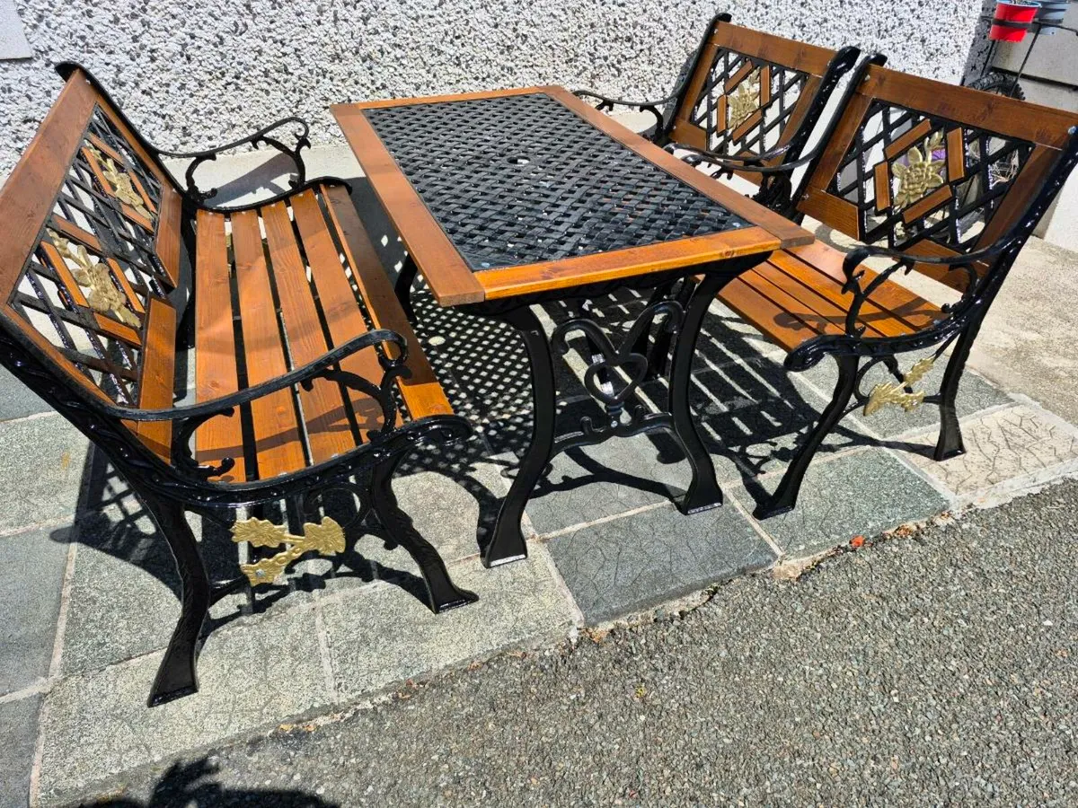 Cast iron Garden bench, table & chairs - Image 1