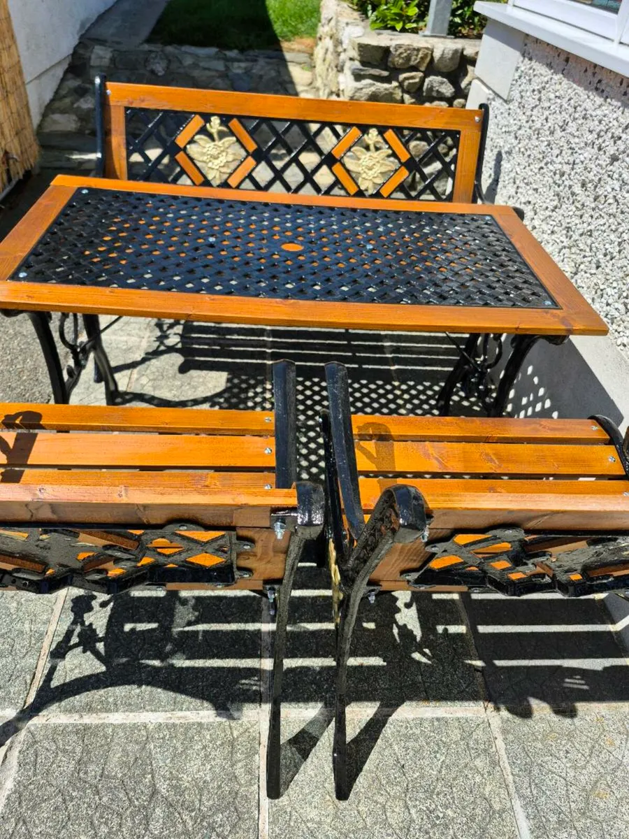 Cast iron Garden bench, table & chairs - Image 4