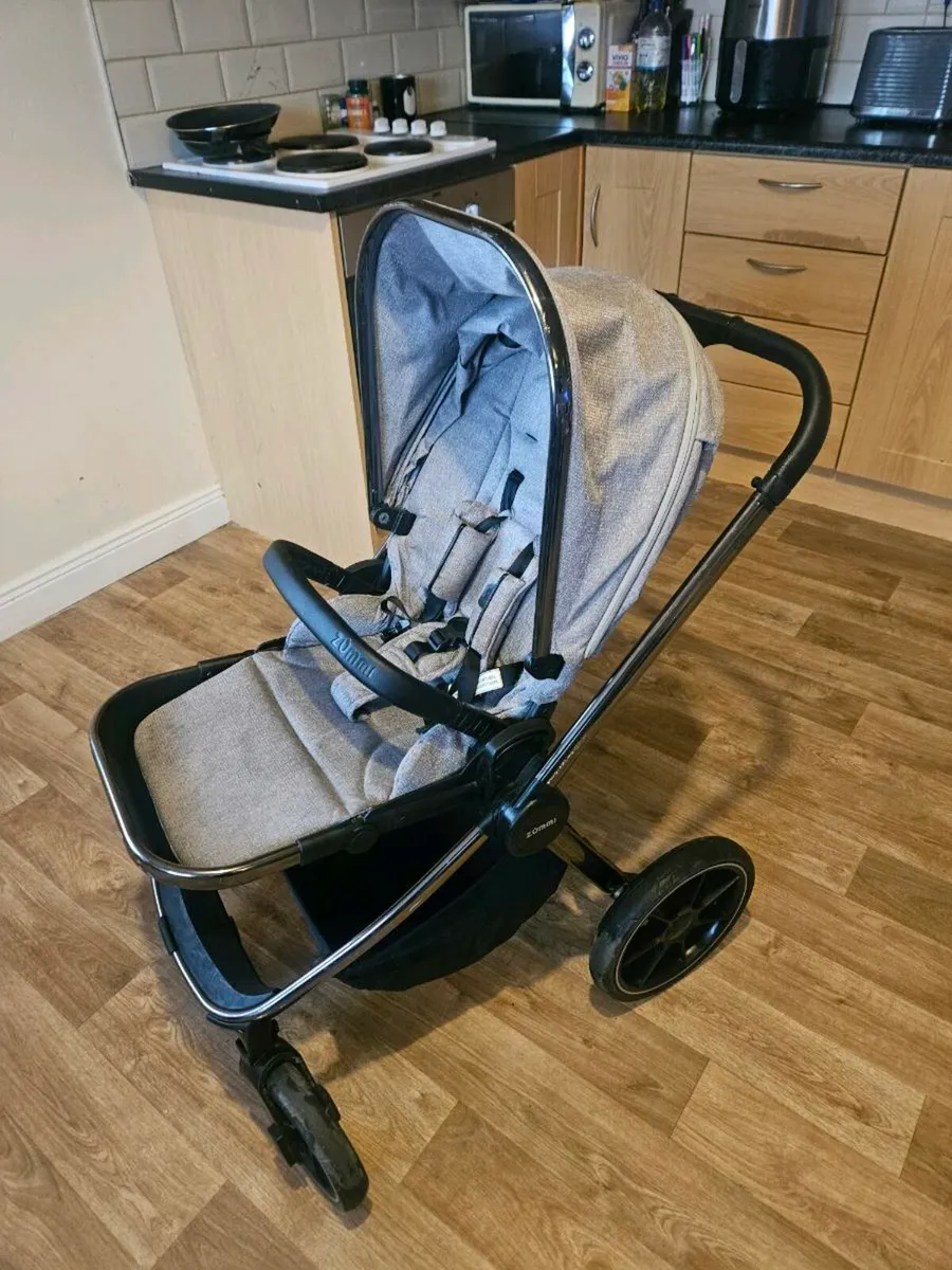 Zummi solo grey 3n1 travel system - Image 1