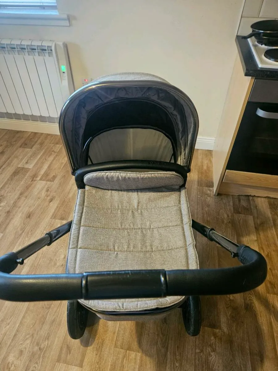 Zummi solo grey 3n1 travel system - Image 4