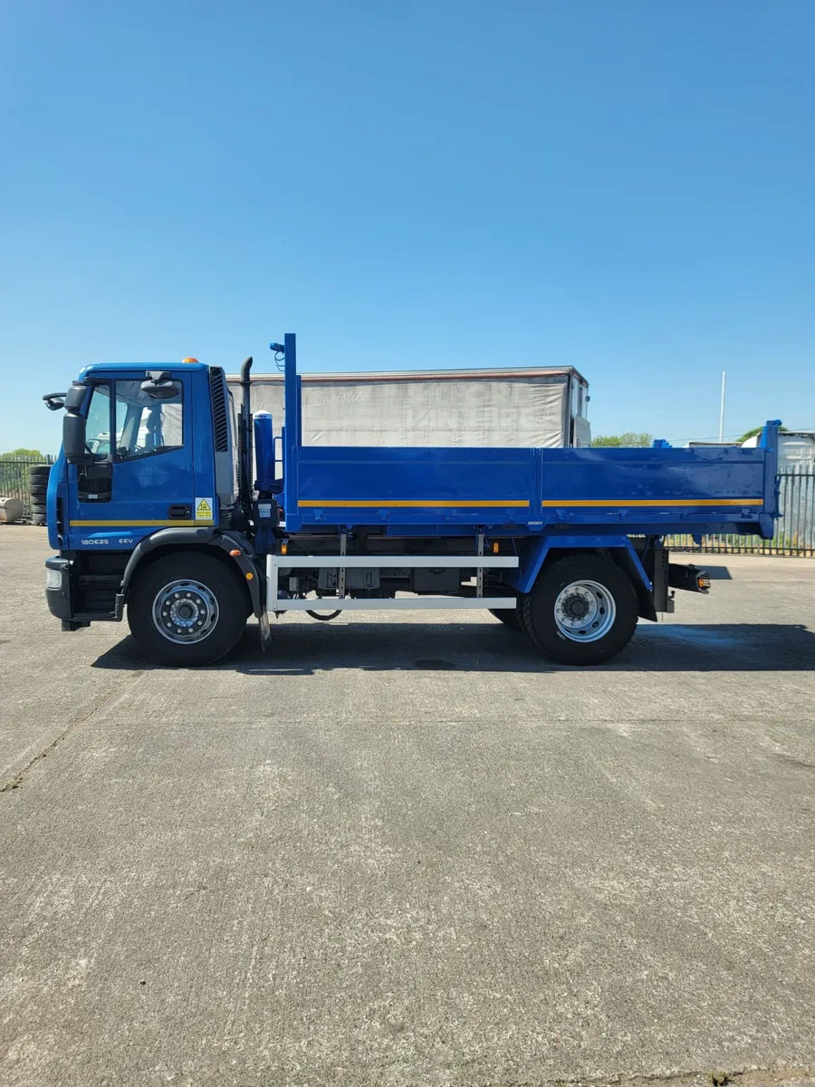 2014 Iveco 18 ton steel drop side Tipper Manual bo - Image 4
