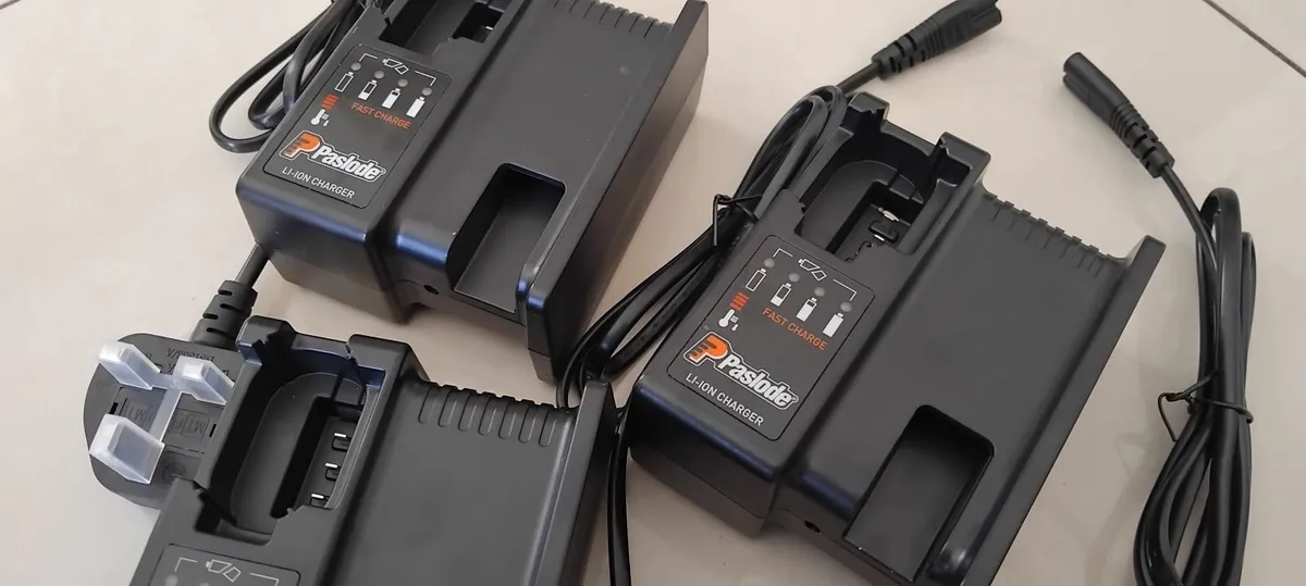 Paslode LI-ION Chargers 240v - Image 3