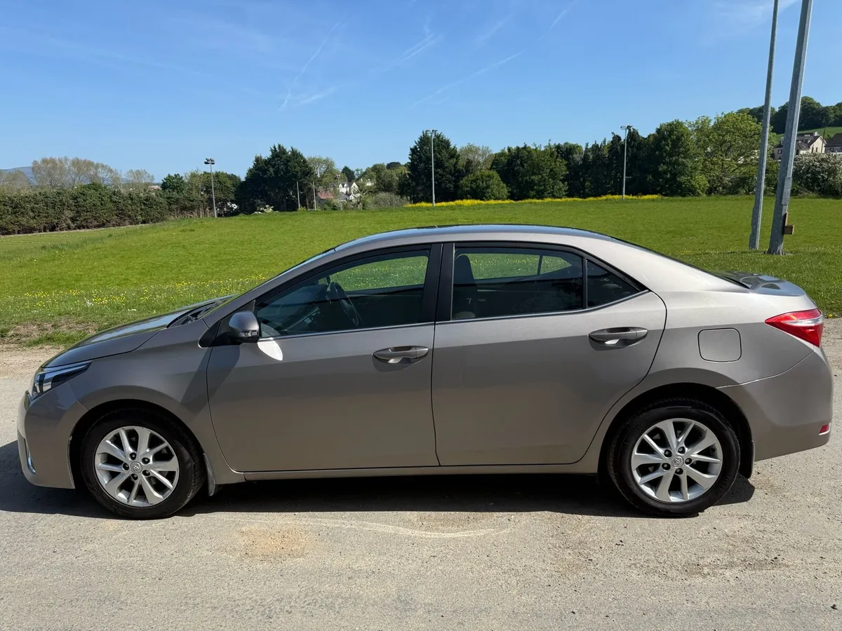 Toyota Corolla 1.4 Luna Diesel // Alloy Wheels - Image 3