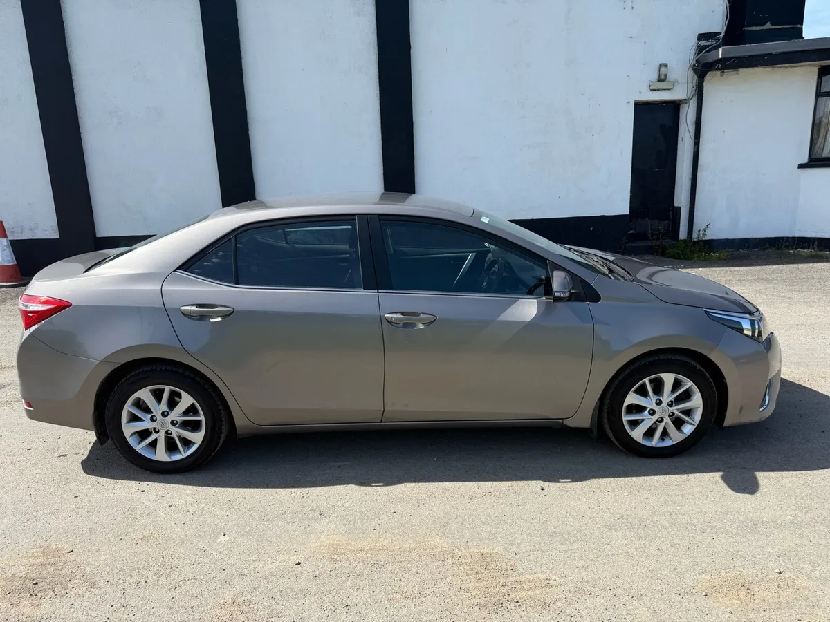 Toyota Corolla 1.4 Luna Diesel // Alloy Wheels - Image 4