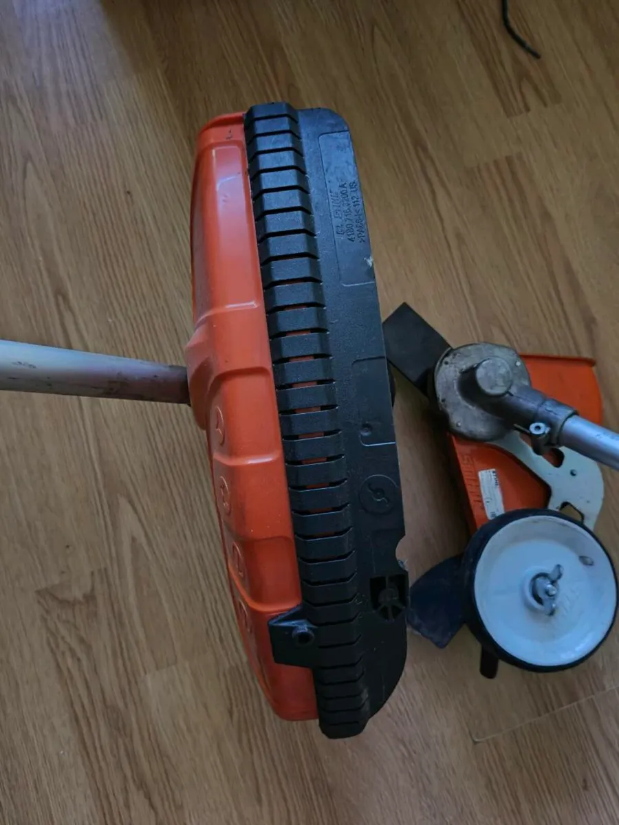 Stihl Strimmer and edger - Image 4