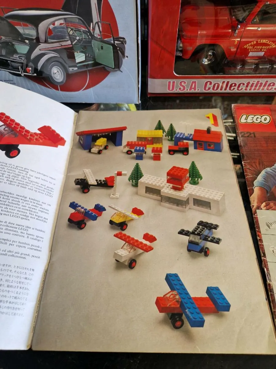 Vintage Lego Instruction Manuals - Image 4