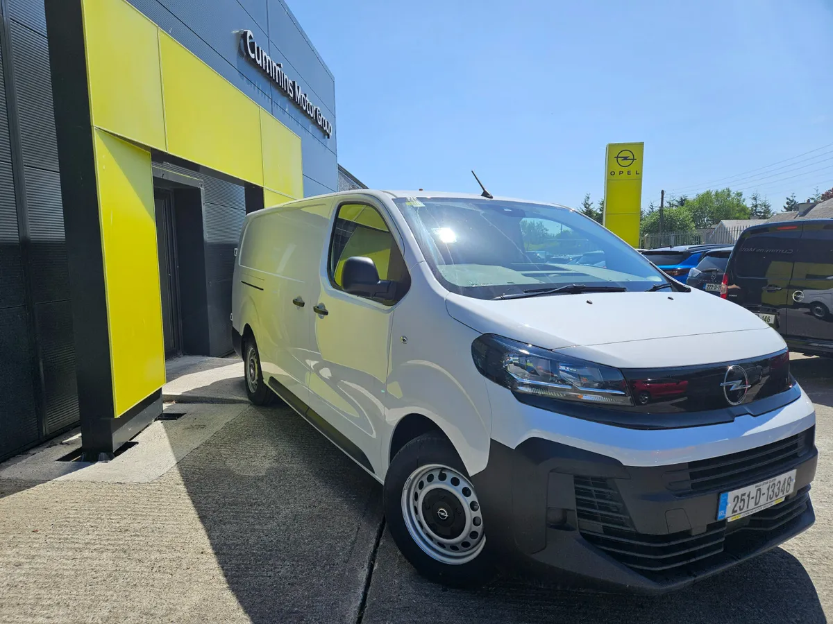 Opel Vivaro 1.5 DEMO DEAL - Image 1